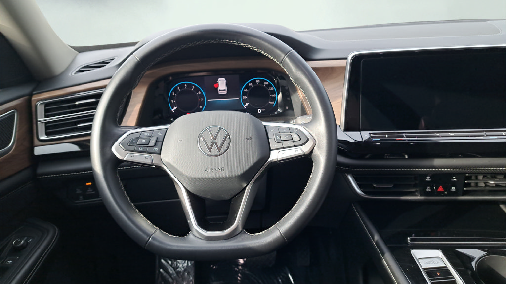 Used 2024 Volkswagen Atlas SE AWD/4WD image 13