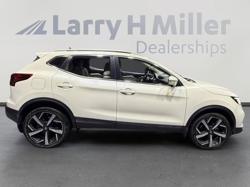 Used 2021 Nissan Rogue Sport SL w/ Premium Package image 6