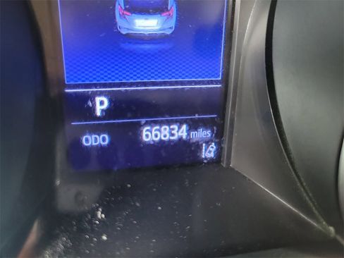 Used 2020 Toyota C-HR LE image 30