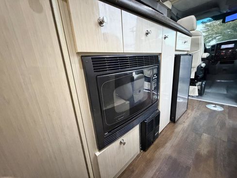Used 2012 Mercedes-Benz Sprinter 3500 image 79
