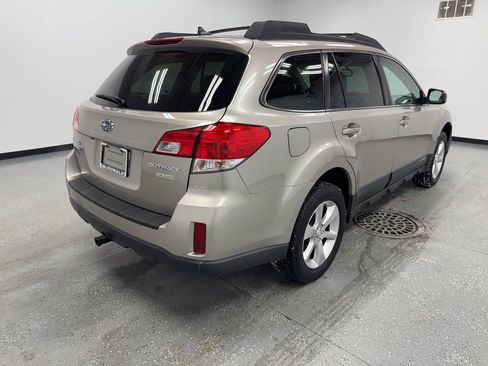 Used 2014 Subaru Outback 2.5i Limited w/ Moonroof Package image 4