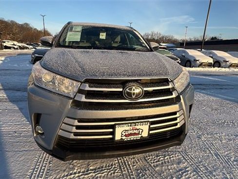 Used 2017 Toyota Highlander XLE image 8