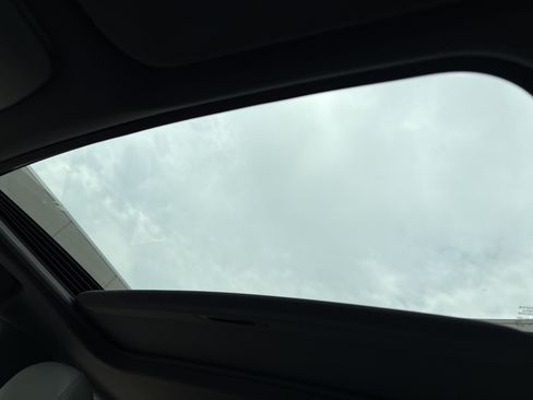 Used 2021 Toyota Avalon XLE w/ Moonroof Package FWD image 28