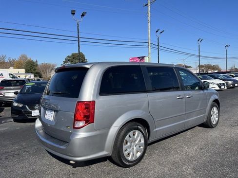 Used 2017 Dodge Grand Caravan SE w/ Power Window Group image 5