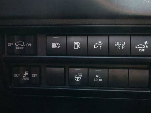 Used 2023 Toyota Sequoia Platinum AWD/4WD image 29