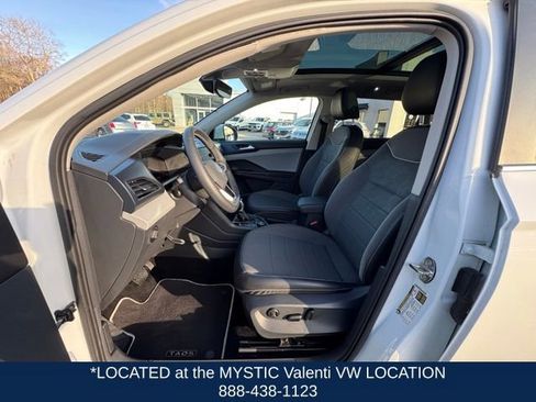 Certified 2023 Volkswagen Taos SE w/ Panoramic Sunroof Package image 33