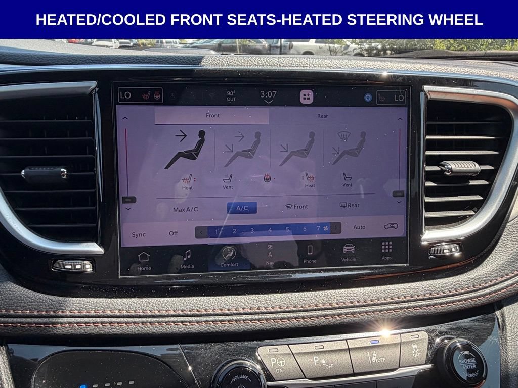 Used 2024 Chrysler Pacifica Pinnacle FWD image 6