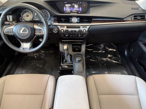 Used 2018 Lexus ES 350 w/ Premier Package FWD image 3