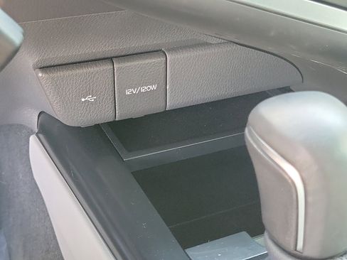 Used 2020 Toyota Camry SE image 22