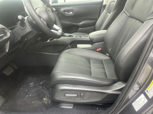 New 2026 Honda HR-V EX-L image 9