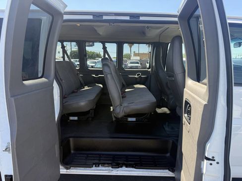 Used 2018 GMC Savana 3500 LT w/ LT Preferred Equipment Group image 25
