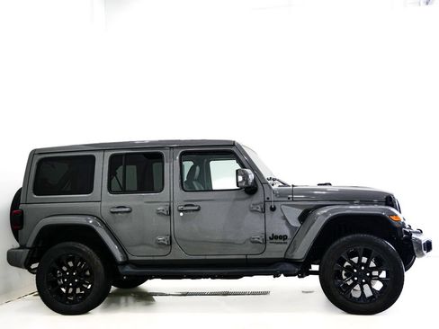 Used 2022 Jeep Wrangler Unlimited Sahara AWD/4WD image 5