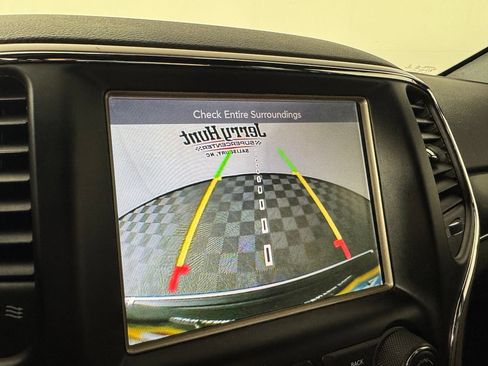 Used 2017 Jeep Grand Cherokee Limited AWD/4WD image 15