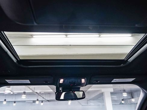 Used 2025 Toyota Sienna XSE image 18