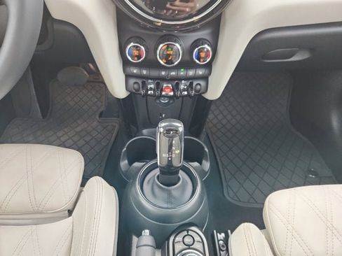 Used 2024 MINI Cooper 2-Door Hardtop w/ Signature Upholstery Package image 11