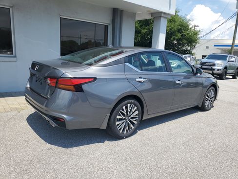New 2025 Nissan Altima 2.5 SV w/ SV Premium Package FWD image 3
