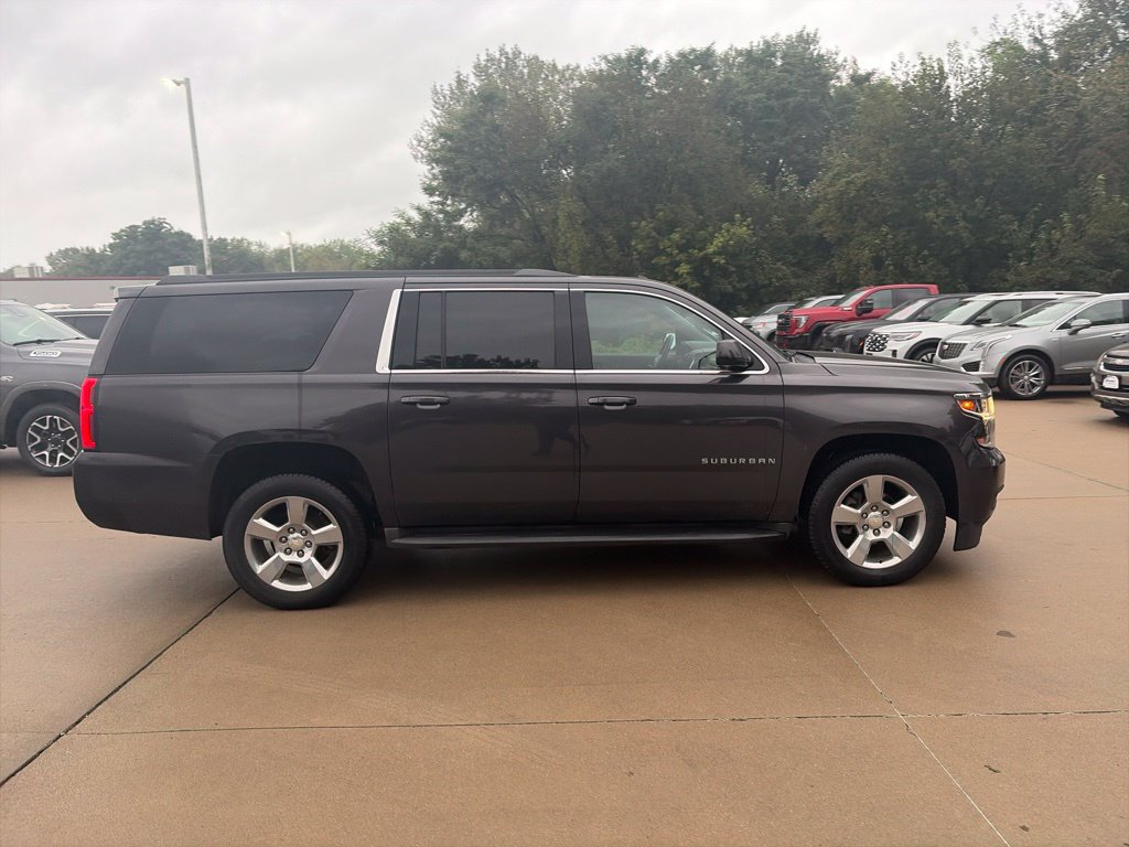 Used 2018 Chevrolet Suburban LT AWD/4WD image 6