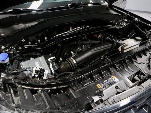 Used 2025 Ford Explorer ST-Line w/ ST-Line Street Pack image 16