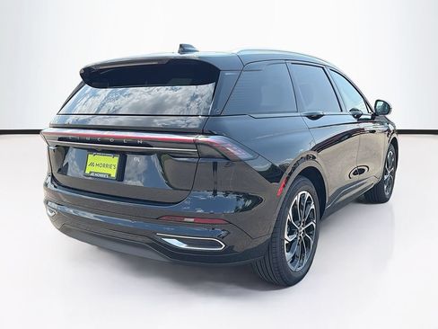 Used 2026 Lincoln Nautilus Reserve AWD/4WD image 5