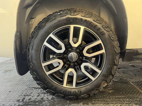 Used 2007 Chevrolet Avalanche LTZ w/ LTZ Preferred Equipment Group AWD/4WD image 33