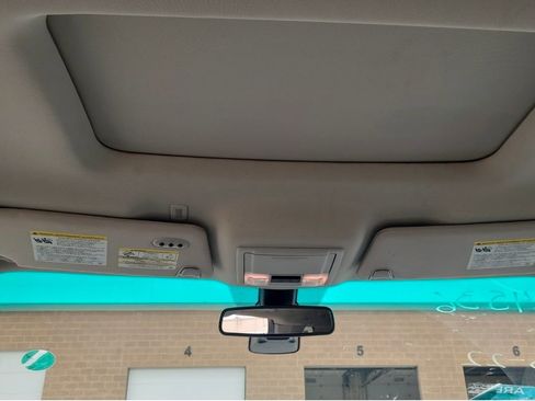 Used 2018 Ford Explorer Platinum AWD/4WD image 17