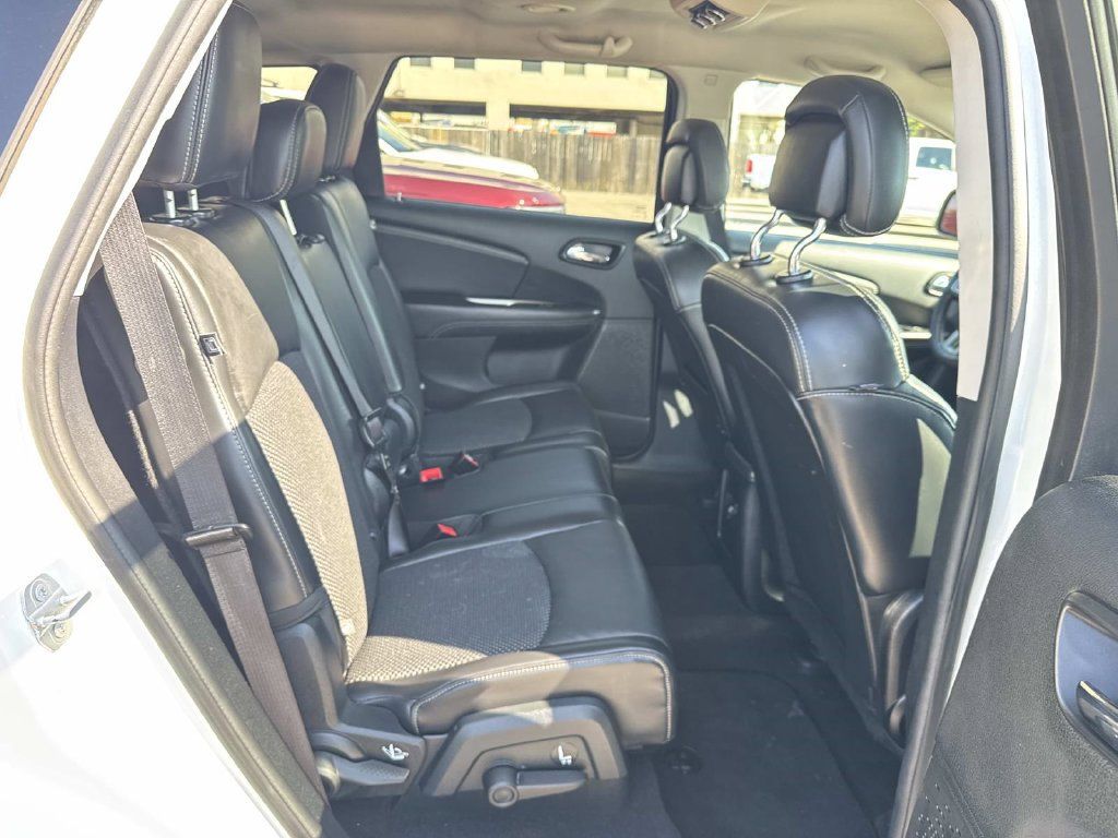 Used 2016 Dodge Journey Crossroad FWD image 9