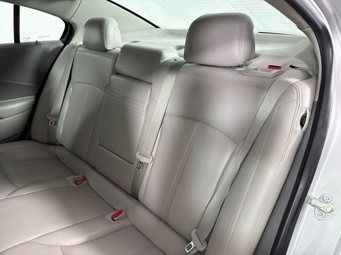 Used 2013 Buick LaCrosse Leather FWD image 18