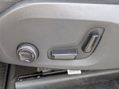 Used 2018 Volvo XC90 T6 Momentum image 27