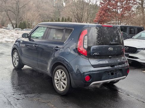 Used 2018 Kia Soul + image 4