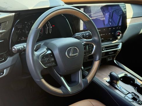 Used 2023 Lexus RX 350 Premium w/ Accessory Package AWD/4WD image 18