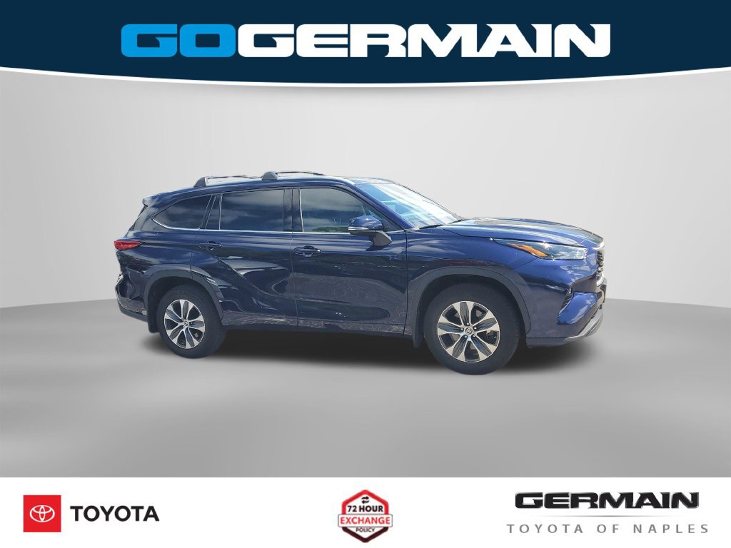 Used 2022 Toyota Highlander XLE AWD/4WD image 8