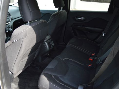 Used 2015 Jeep Cherokee Latitude image 15