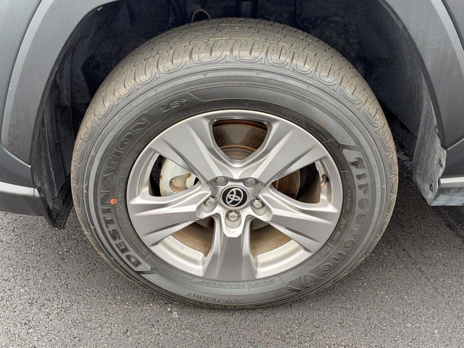 Used 2025 Toyota RAV4 XLE AWD/4WD image 11