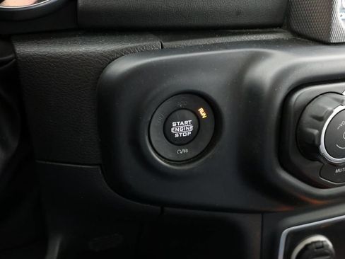 Used 2022 Jeep Wrangler Unlimited Sahara w/ Cold Weather Group image 19