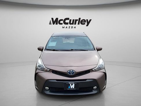 Used 2017 Toyota Prius V Five w/ Advanced Technology Package FWD image 2