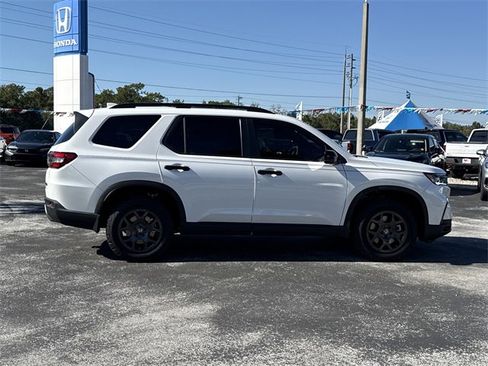 New 2025 Honda Pilot TrailSport image 4