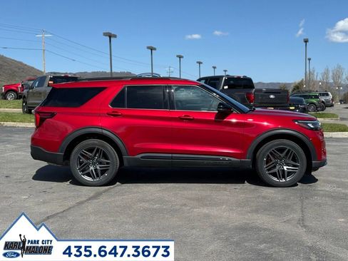 Used 2025 Ford Explorer ST-Line w/ ST-Line Street Pack AWD/4WD image 6