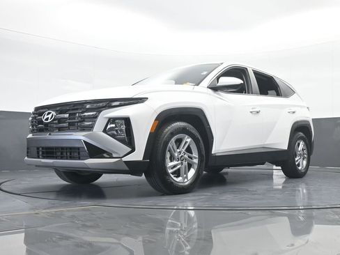 Used 2025 Hyundai Tucson SE image 55