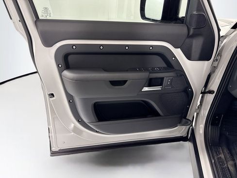 New 2026 Land Rover Defender 110 X-Dynamic SE AWD/4WD image 25