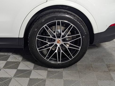New 2026 Porsche Cayenne Coupe AWD/4WD image 12