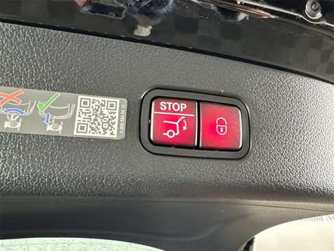 Certified 2025 Mercedes-Benz GLC 300 4MATIC image 19