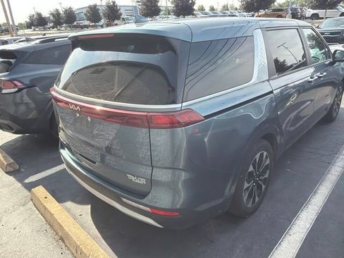 Used 2022 Kia Carnival EX FWD image 4