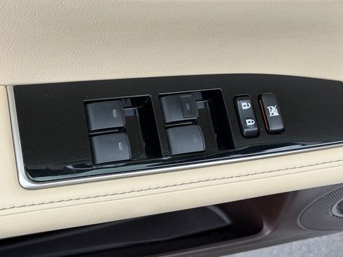 Used 2016 Lexus ES 300h w/ Luxury Package w/Wood Trim FWD image 21
