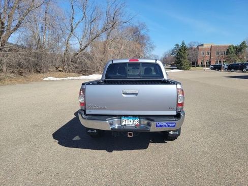 Used 2015 Toyota Tacoma 4x4 Double Cab w/ TRD Off-Road Package image 18
