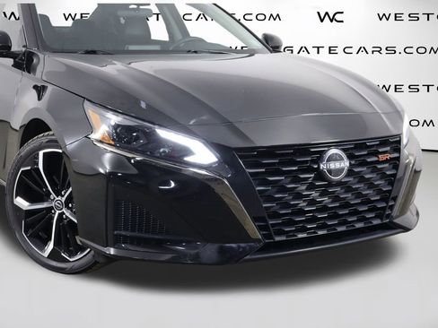 Used 2024 Nissan Altima 2.5 SR FWD image 48
