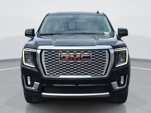 Used 2021 GMC Yukon Denali w/ Denali Premium Package image 8