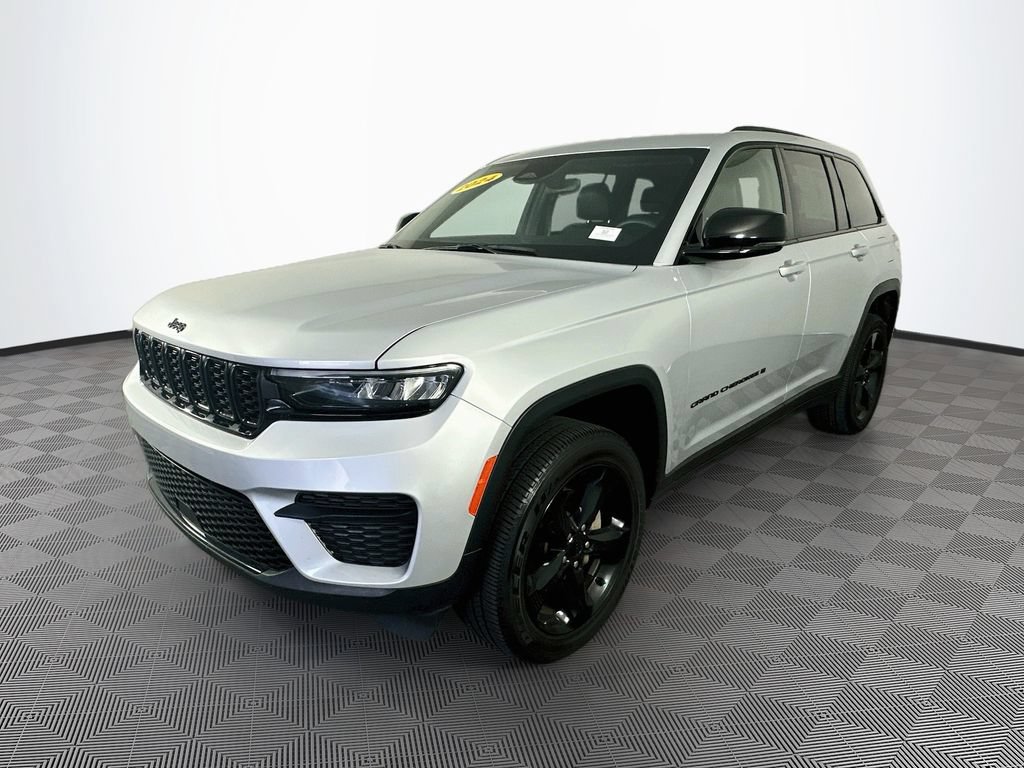 Certified 2024 Jeep Grand Cherokee Altitude AWD/4WD image 6
