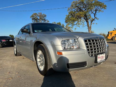Used 2006 Chrysler 300 image 4