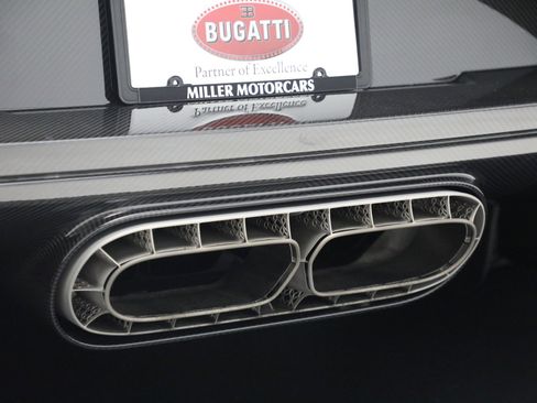 Used 2021 Bugatti Chiron Pur Sport image 40