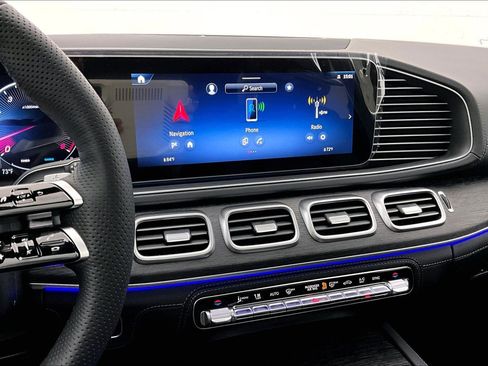 New 2026 Mercedes-Benz GLS 580 4MATIC image 7